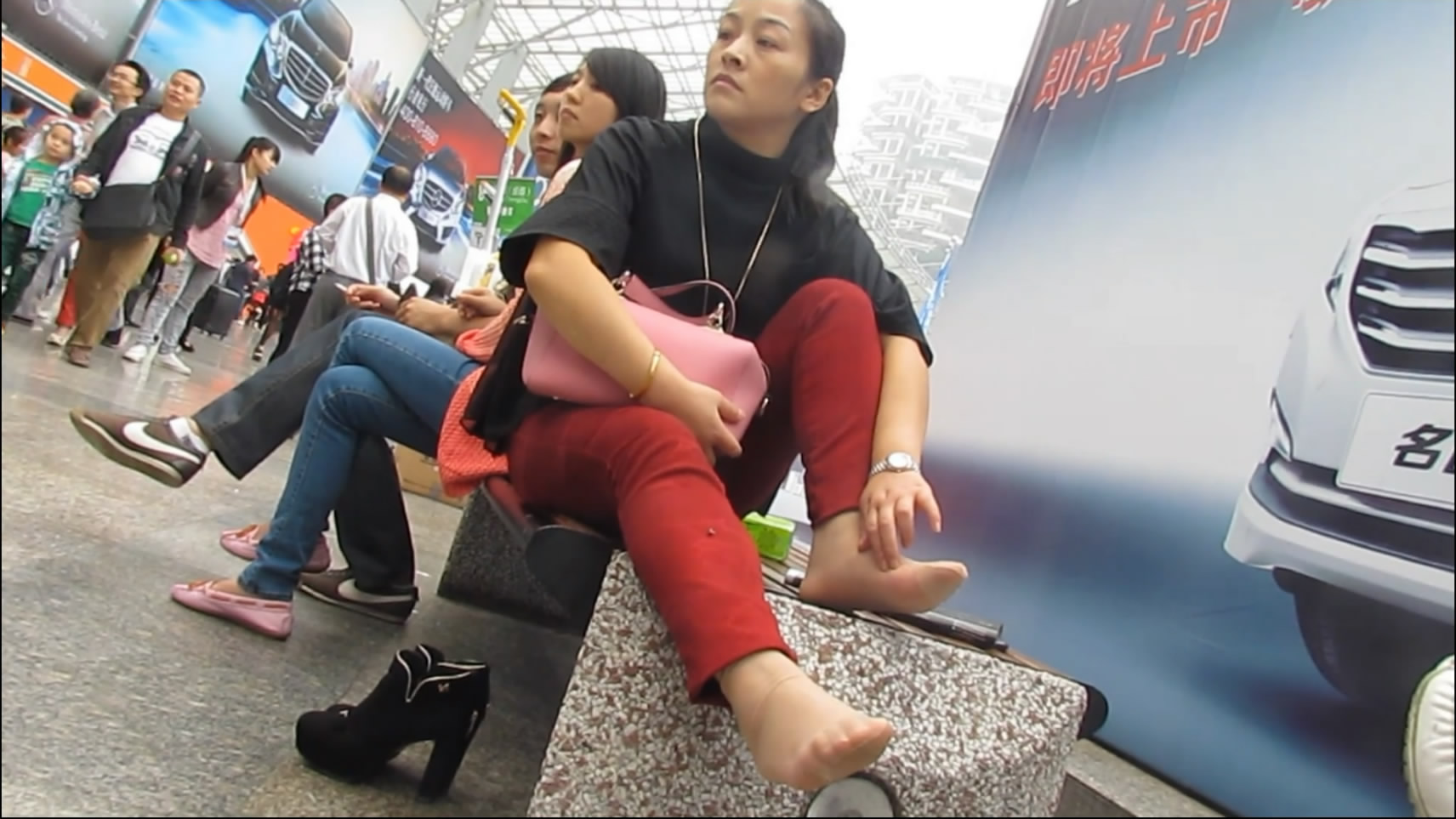 Lonely lady finds big company in her feet
